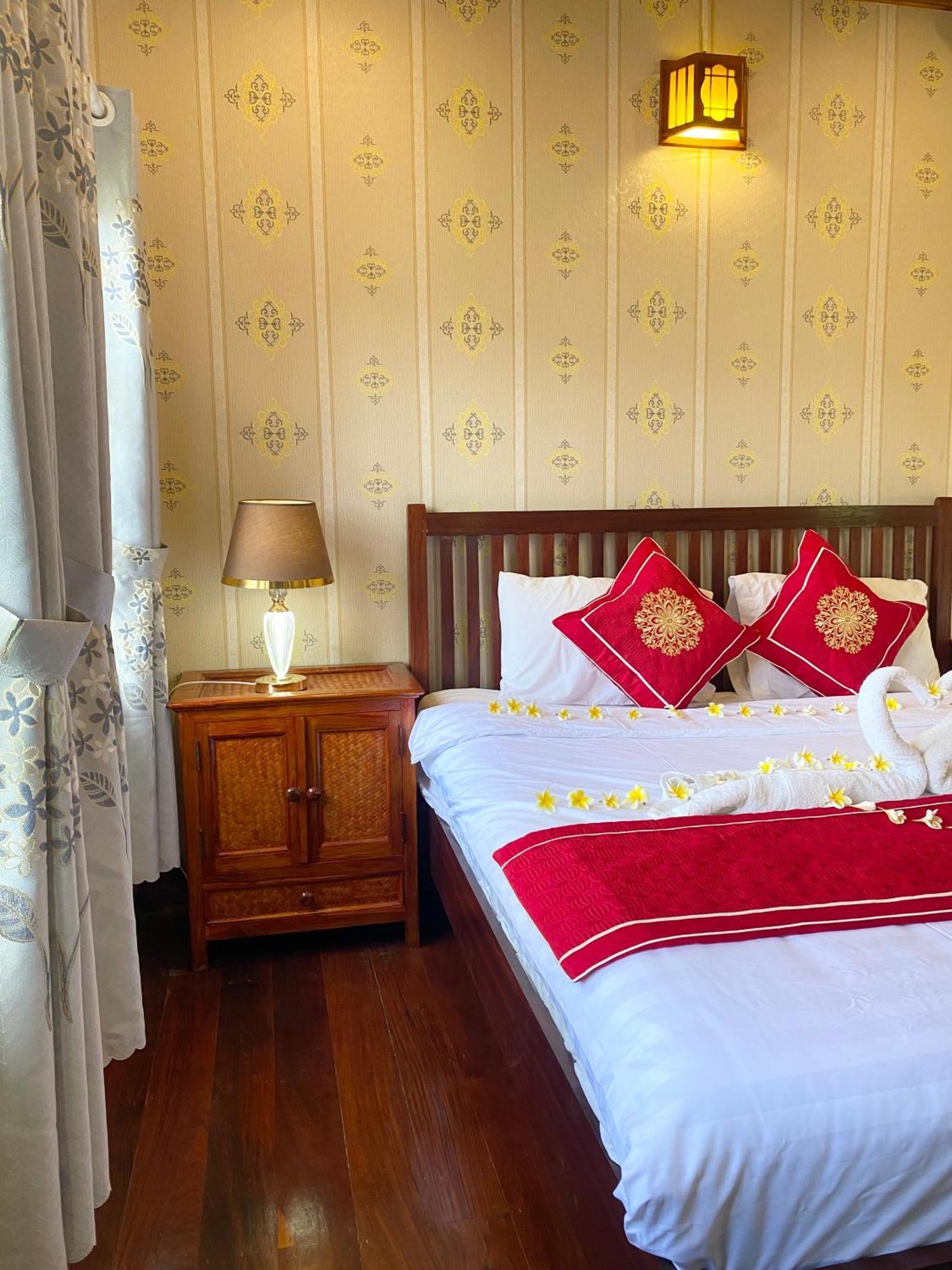 Golden Sun Boutique Hotel Luang Prabang Exterior photo