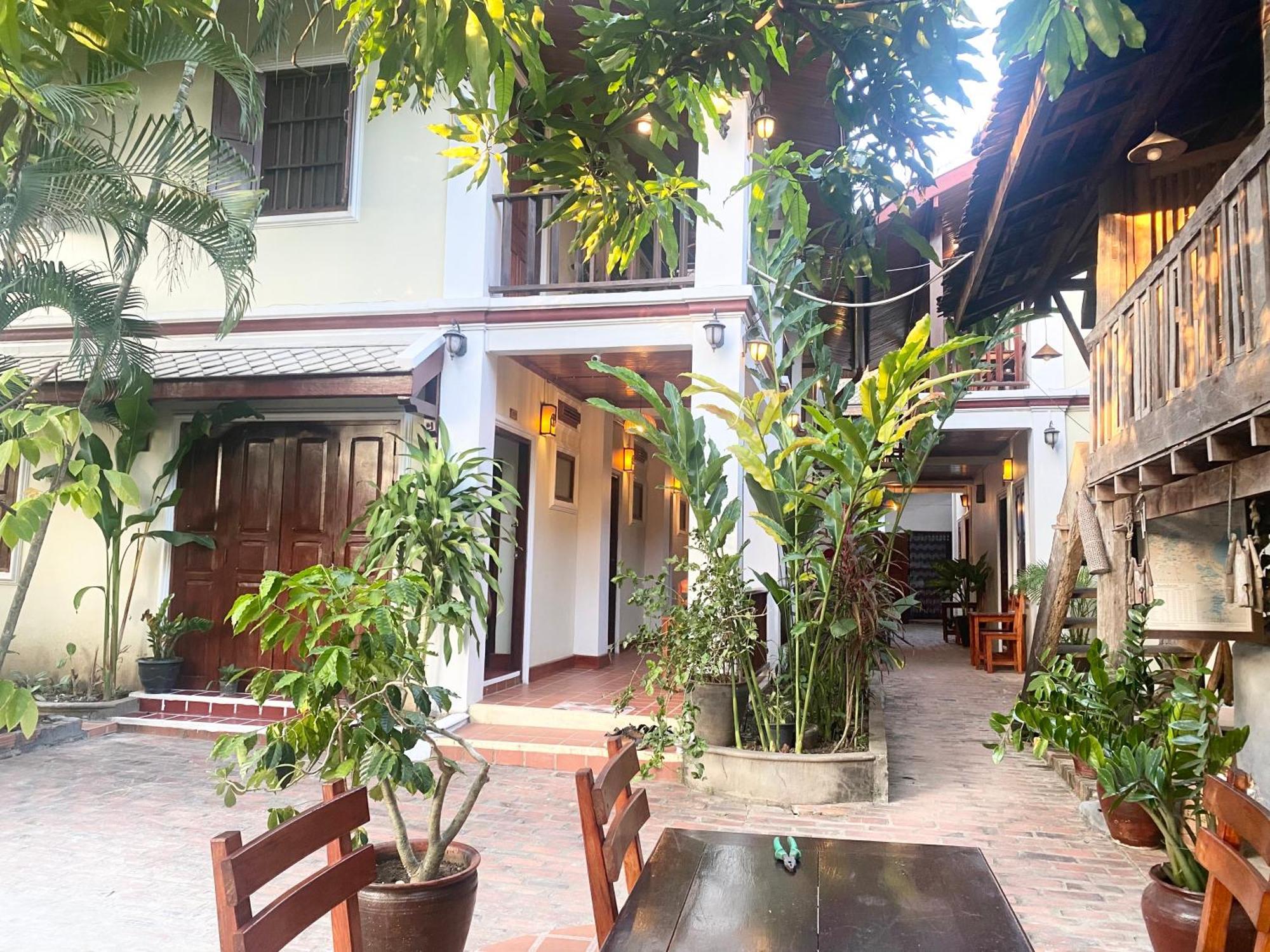Golden Sun Boutique Hotel Luang Prabang Exterior photo